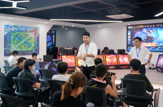 ��W(xu��)�Ӵԇ�W(xu��)��Уƽ�_���V�����A�����w�I�ɹ��e�k