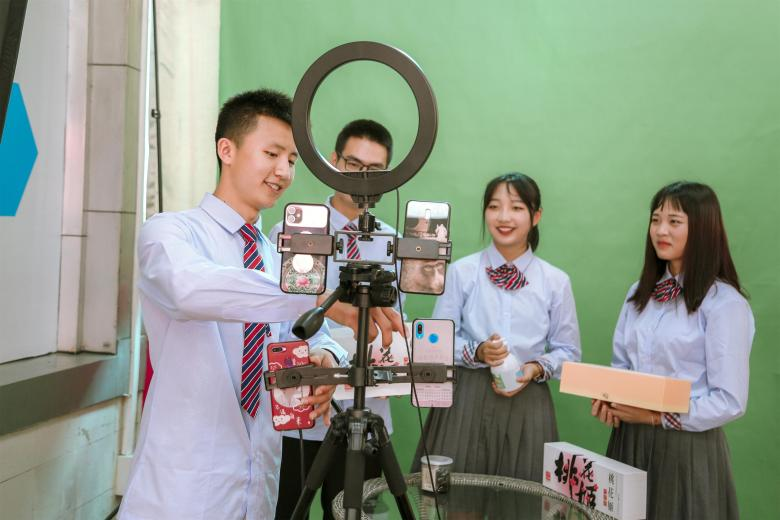 �������ҵČW(xu��)�㣡2021�p11ֱ��PK������