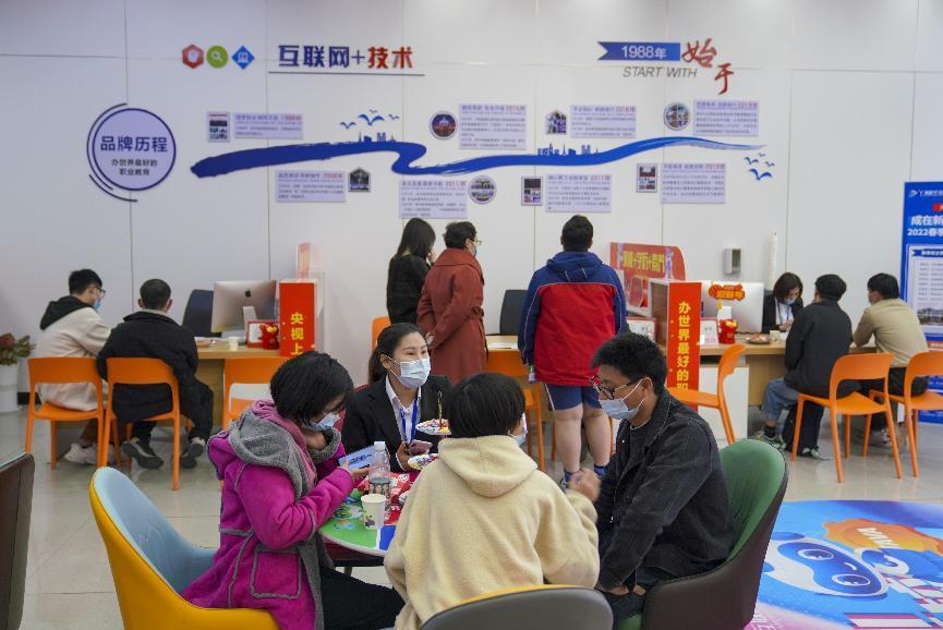 ��У�����|ֱ��V�����A2022������(b��o)���𱬬F(xi��n)��(ch��ng)��