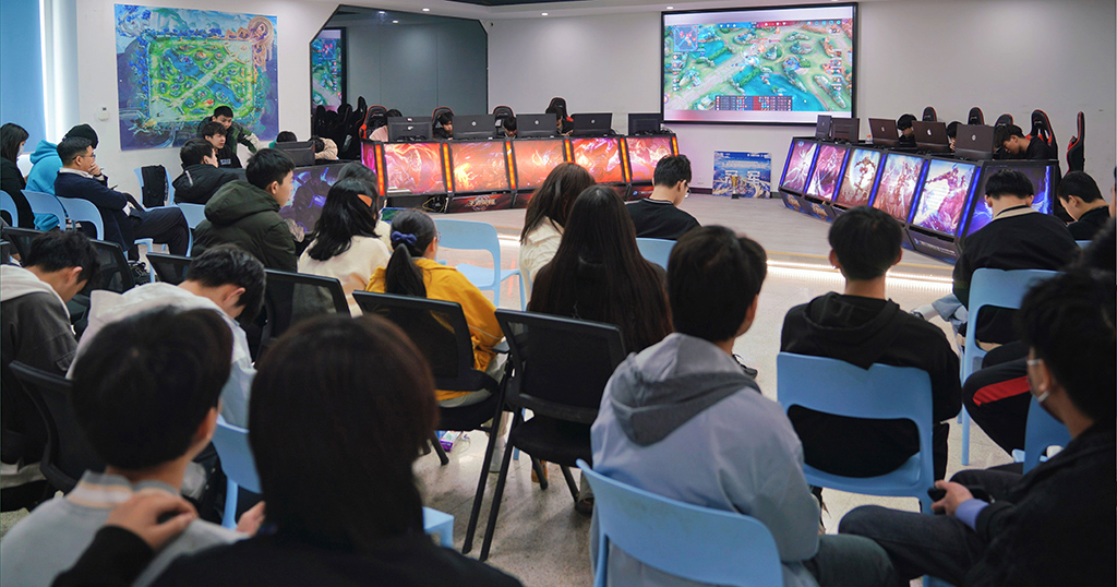 ���A�����ߘsҫ����ِ�A�M��Ļ���ܳ��]��(zh��n)�(du��)�ث@��܊