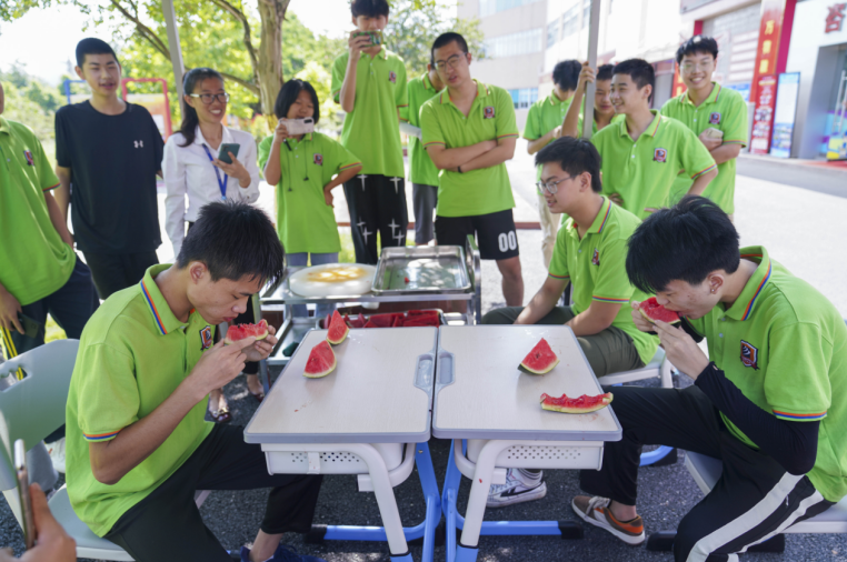 ��������|�V�����A�����ϴ�ِ���˷�У�@�g����ͣ