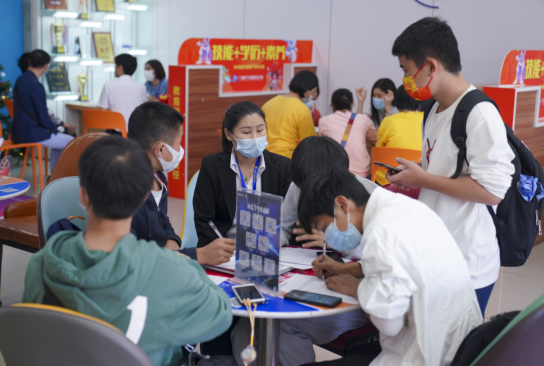 ����Уָ�ϡ������Ю��I(y��)�x�W(xu��)У���E�[��ʲô������Щָ��(bi��o)�����أ�