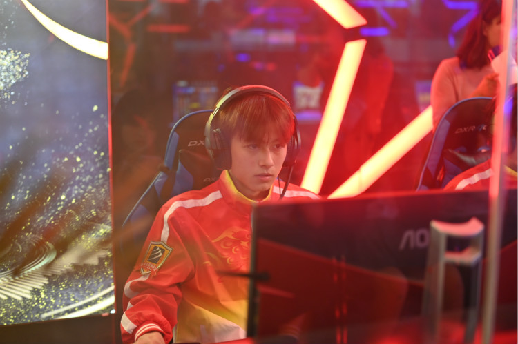 <���A���I(y��)�f>�Ї���Ӹ�����Ȼ�߸����M(j��n)