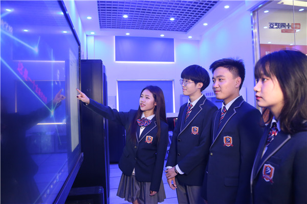 �˹����ܿ�ǰ�𱬣��P�c���A�˹����܌��I(y��)�̌W�;͘I(y��)