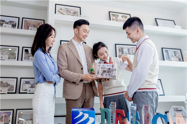 ������������һ�ݘ�(bi��o)��(zh��n)�ĺ�(ji��n)�v