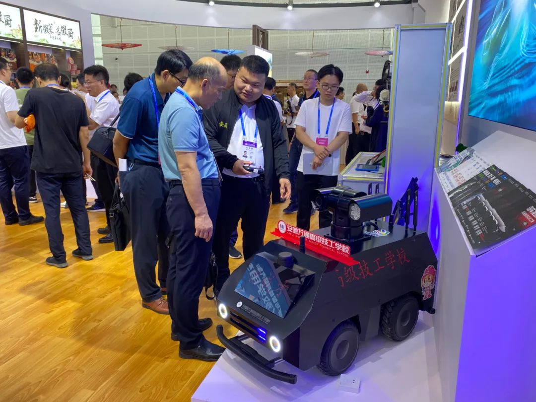 �����I���A��X�W(xu��)У