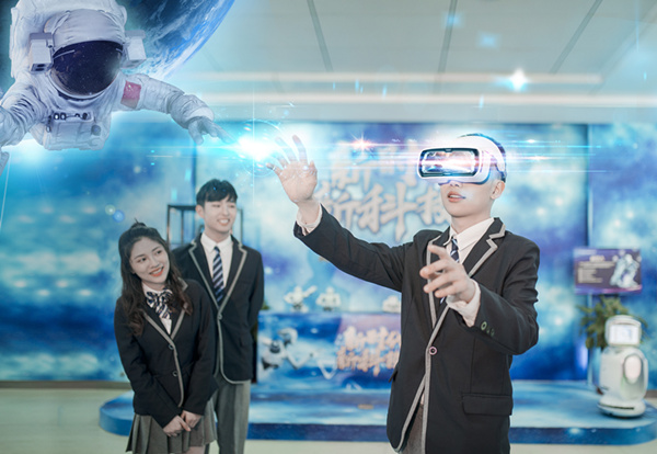 �V�����A��(li��n)�W(w��ng)�Ƽ��WУ